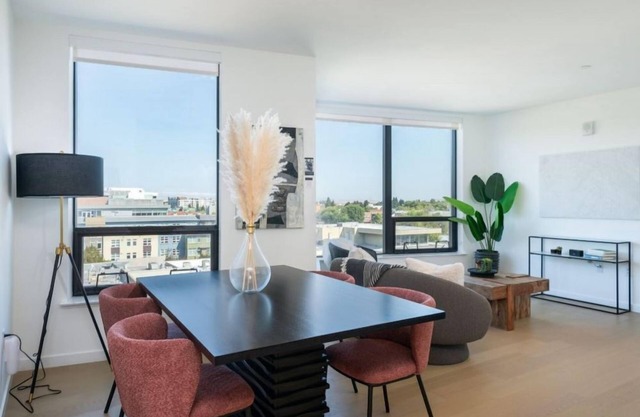 Modern 1BR Condo w/Rooftop Garden, Walnut Creek