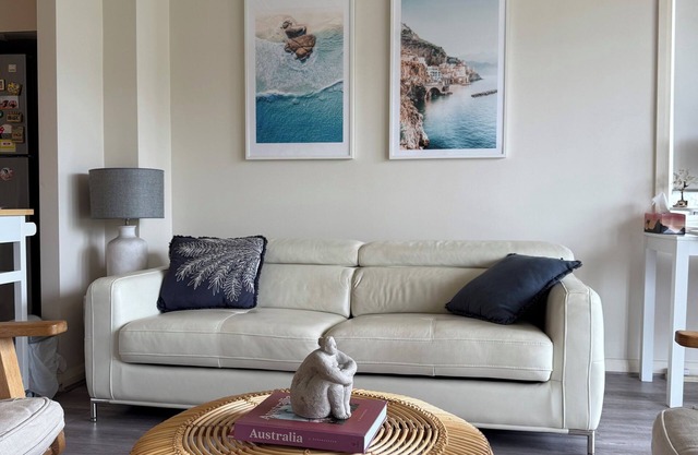 Modern 1BR- Unbeatable Location - Steps to Train, Wharf & City Fun!