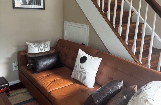 Modern 2-bdrm, 1 full bath townhome with WiFi and Smart TV’s in Temple Hills, MD