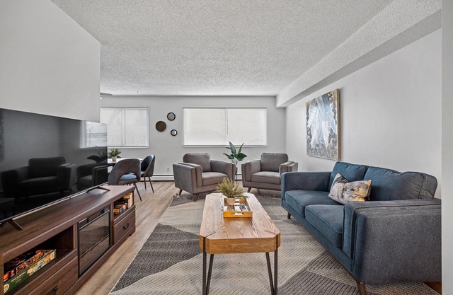 Modern 2 Bed 1bath Fort Mcmurray Fast Wi-fi Newly Reno
