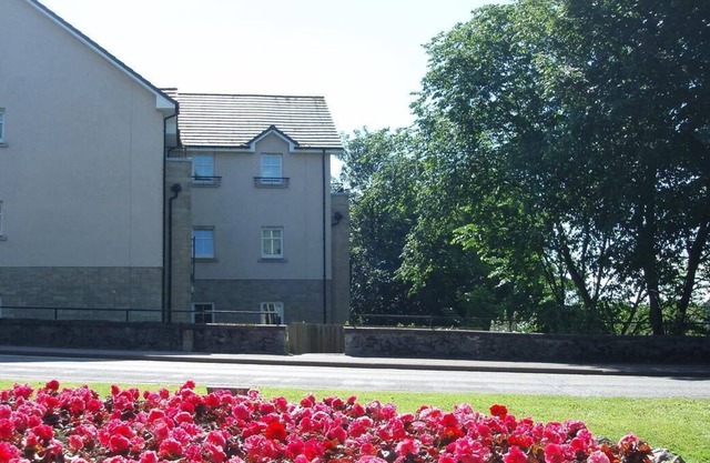 Modern 2 bed, 2 bath apartment by river ythan in Ellon centre