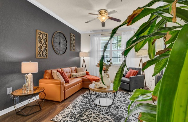 Modern 2-Bed/2-Bath Tampa Apartment: Comfort Meets Convenience for Corporate Travelers