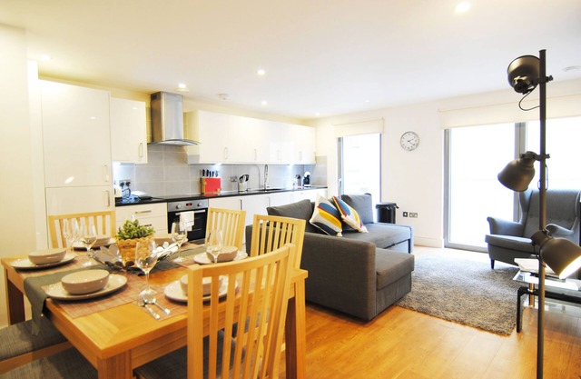 Modern 2 Bedrooms Apartment near Hyde park in Bayswater 1