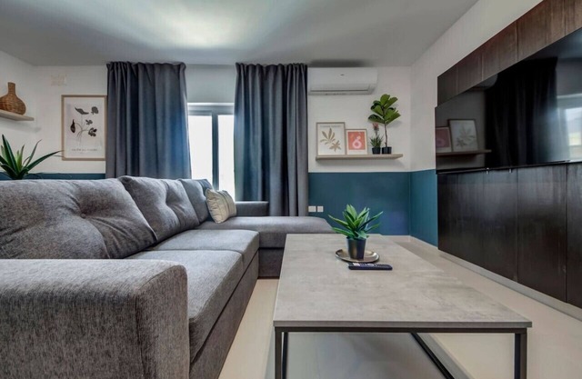 Modern 2BR Apartment with Private Balcony in Pieta