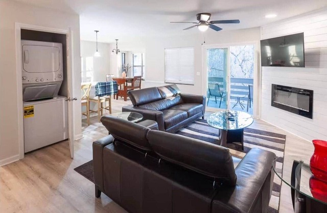 Modern 2BR Forest Condo Lakes + Clemson Nearby