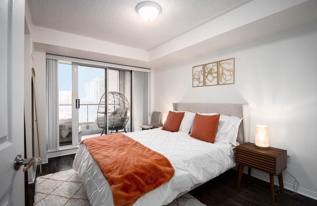 Modern 2BR Style + Balcony in Downtown Toronto