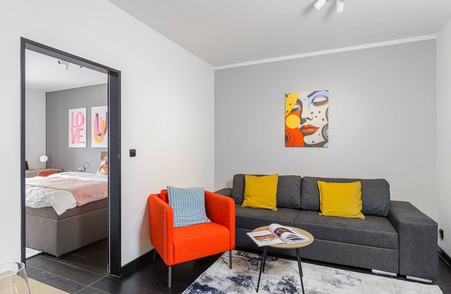 Modern 3-bedroom apartment with balcony