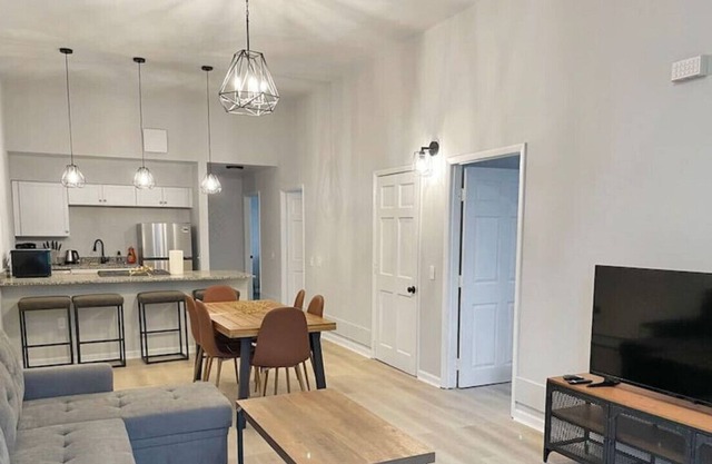 Modern 3-bedroom near downtown. Spacious & comfy.
