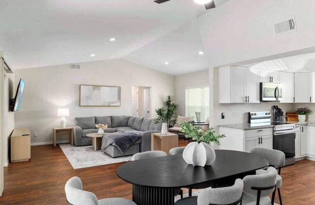 Modern 3 Bedroom, Wesley Chapel!