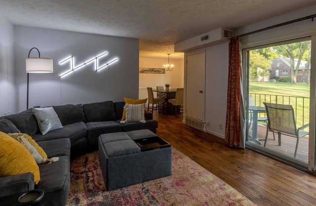 Modern 3BR / 2BA Condo in the Heart of Omaha!