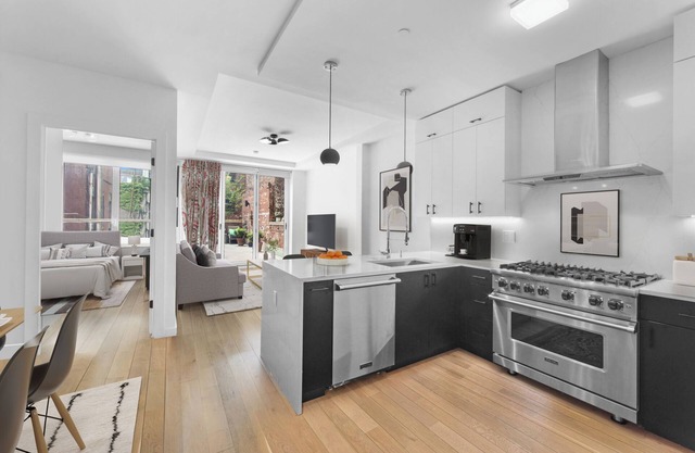 Modern 4 bedroom in heart of Downtown Brooklyn across from Barclay's center