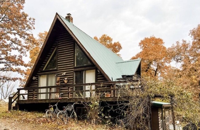 Modern A-Frame Cabin with a Tranquil Pond and Fiber internet!