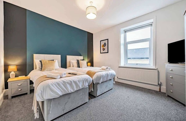 Modern & Affordable home - Contractors & Leisure