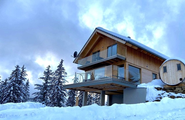 Modern and cozy nestled in the charm of the mountains