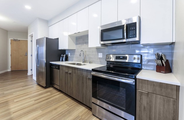 Modern Apartment in Prime Location (ID1979X34)