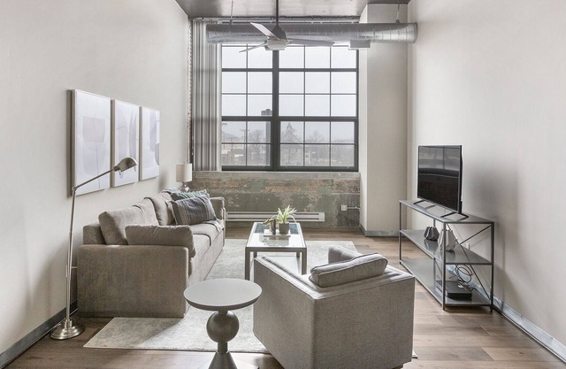 Modern Apartment in Prime Location (ID1202X870)