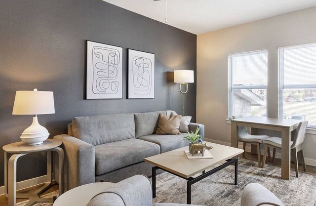 Modern Apartment in Prime Location (ID9682X40)