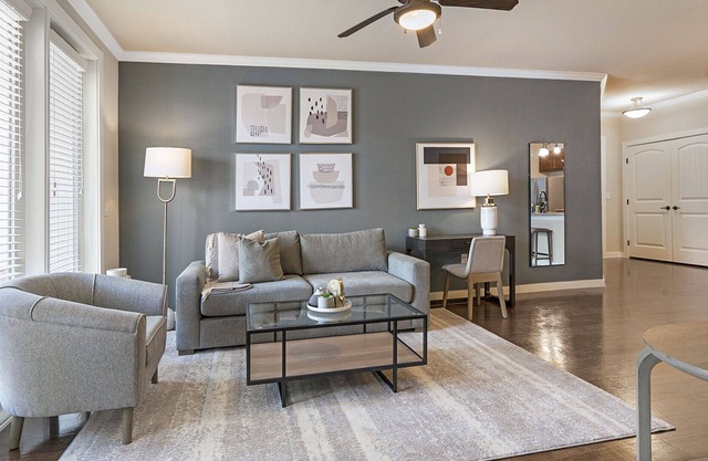 Modern Apartment in Prime Location (ID6265X65)