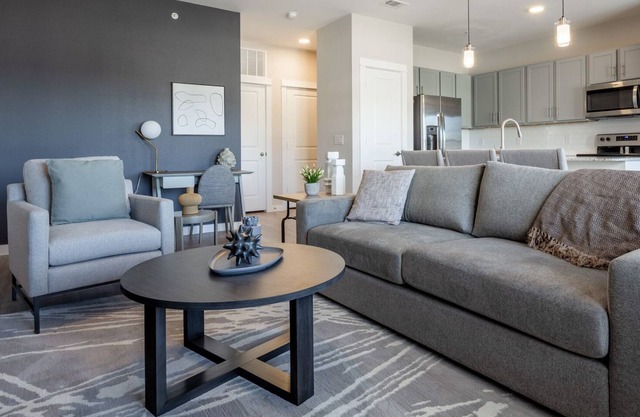 Modern Apartment in Prime Location (ID8181X25)