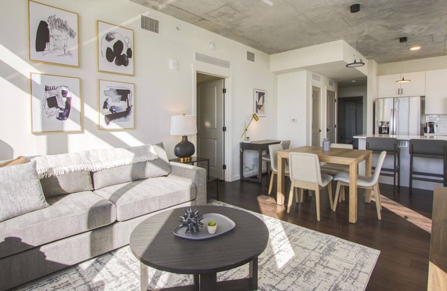 Modern Apartment in Prime Location (ID8503X97)