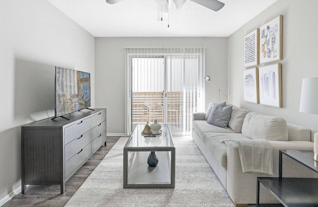 Modern Apartment in Prime Location (ID1213X949)