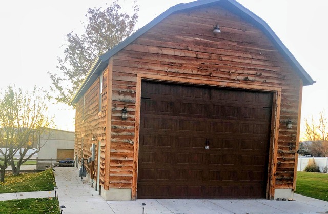 Modern Barn near Logan but in a quiet neighborhood.