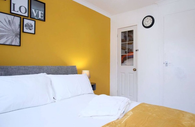 MODERN & BRIGHT 1 BEDROOM FLAT, LONDON
