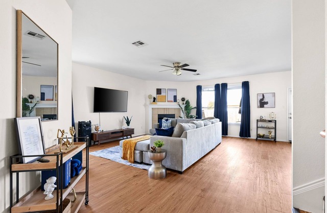 Modern Buda Retreat: Family-Friendly Fun, Just 20 Min to Austin