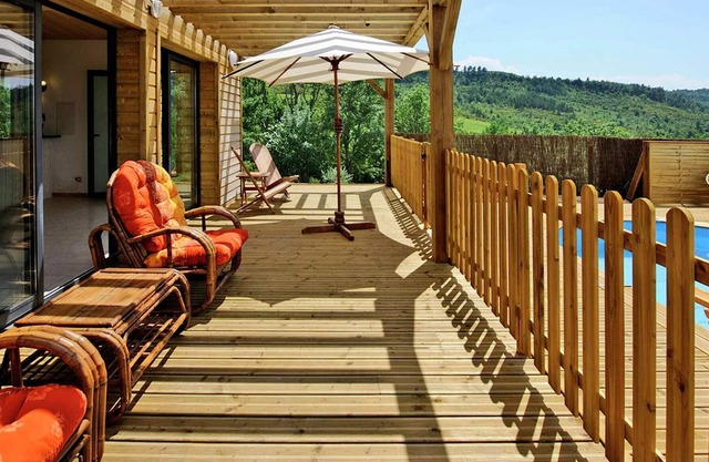 Modern Chalet in Roquetaillade with Swimming Pool