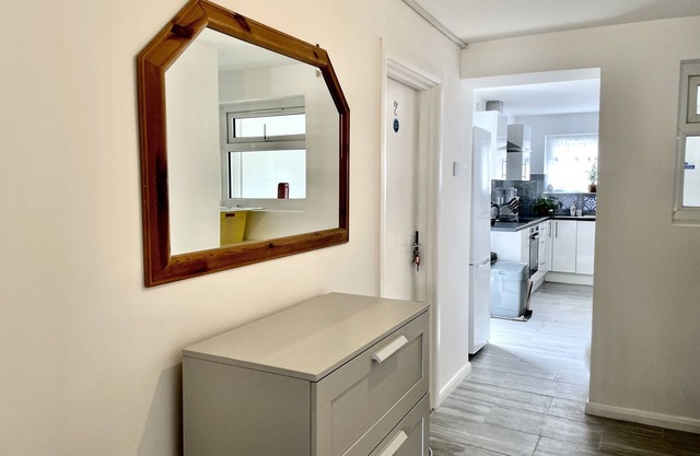 Modern, Comfortable Home minutes from Heathrow