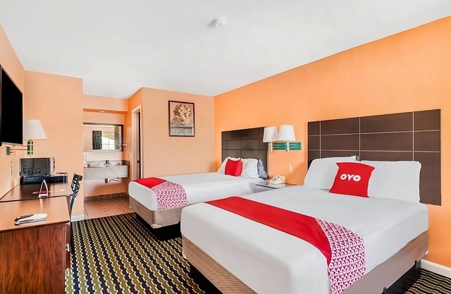 Modern Comforts in the Heart of Channelview! Pets Allowed, Free Parking!