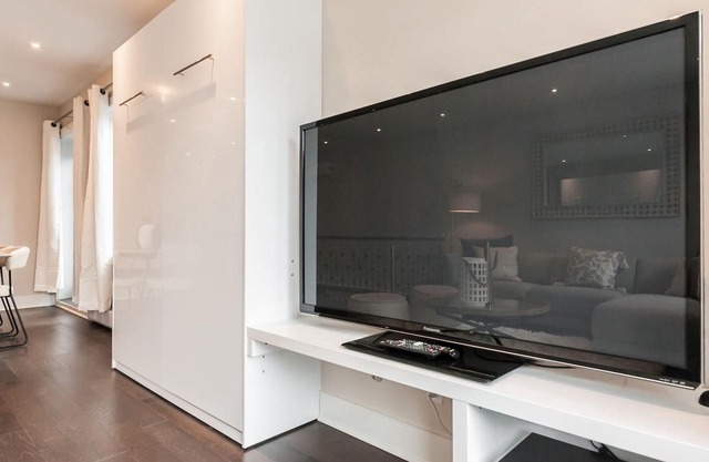 Modern Condo in Mile End (Phase 1 - 101)
