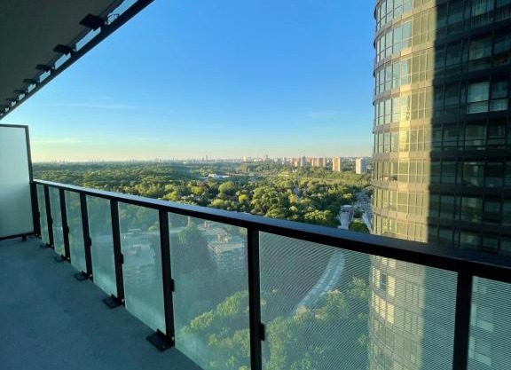 MODERN CONDO on BLOOR