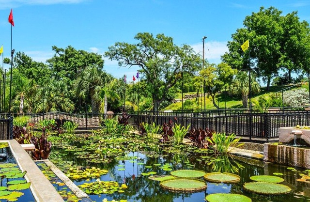 Modern Convenience! 3 Relaxing Units! Onsite Pool, FREE Breakfast, Parking!