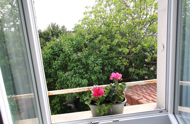 Modern, cosy duplex on a mobility lease - practical and ideal just 2 steps from Paris!