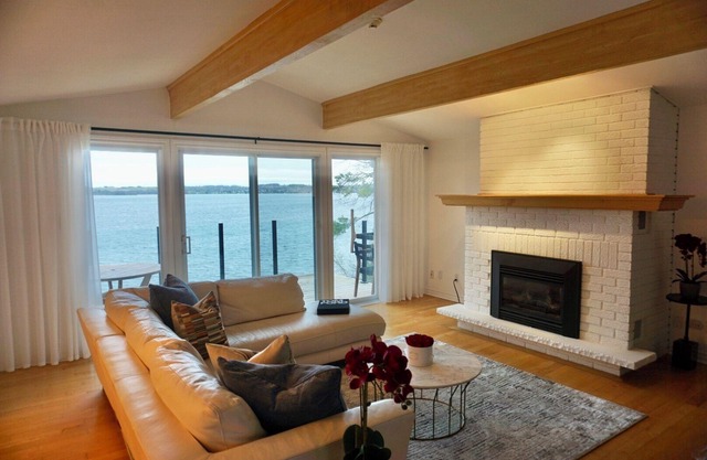 Modern cottage at Rice Lake with breathtaking sunset views