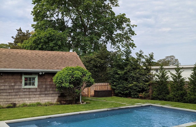 Modern Cottage with New Heated Pool