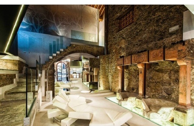 Modern cottage with pool and garden in Tuscany