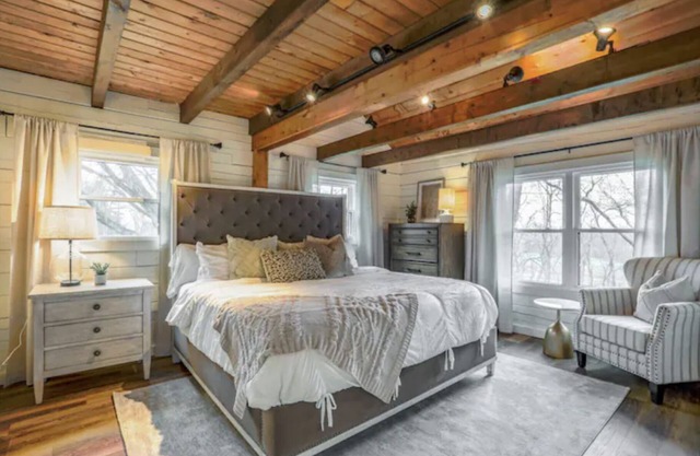 Modern Country Cabin Minutes From Downtown