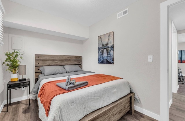 Modern & Cozy 2BR Home - Queen Beds + Workspace + Parking + WiFi Perfect stay!