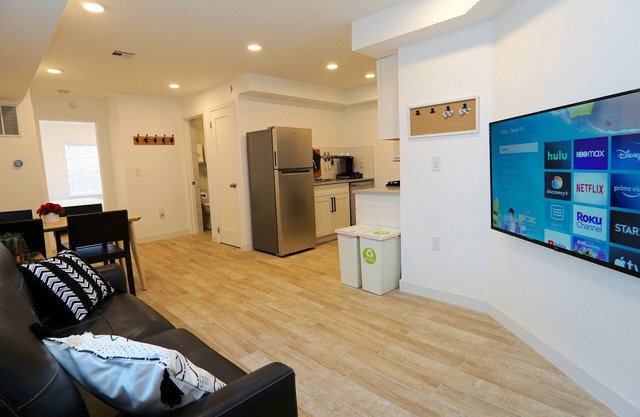 Modern Cozy Beach Getaway w/Deck + Parking - 604 #1