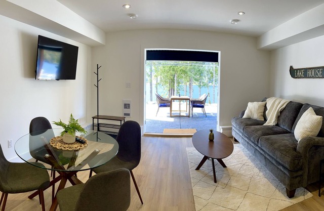 Modern cozy suite over looking the Lake in beautiful Lake Cowichan BC