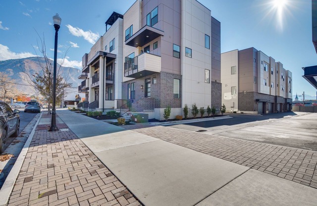Modern Downtown Provo Townhome w/Balcony!