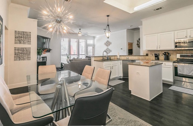 Modern Elegance Escape in Mansfield: 3bed/2bath