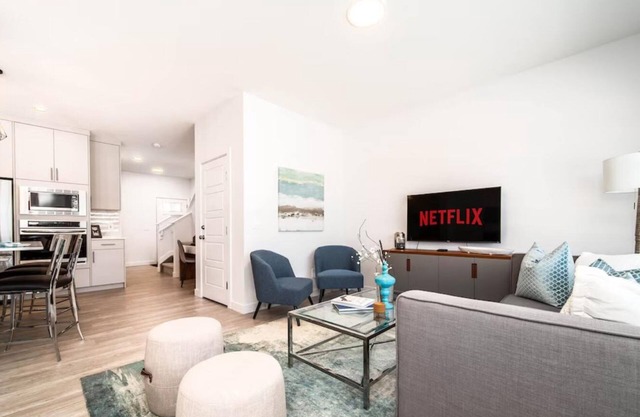 Modern Executive Home-Sleeps12-KingBeds-FullHouse