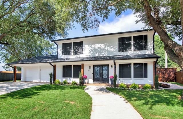 Modern Family Retreat with Outdoor Oasis in lovely Sherman, TX