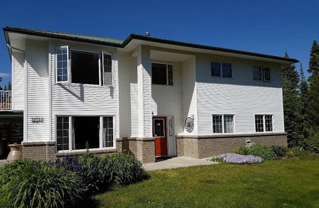 Modern Farm Stay with Hot Tub - 3 Bedroom(4 Beds)