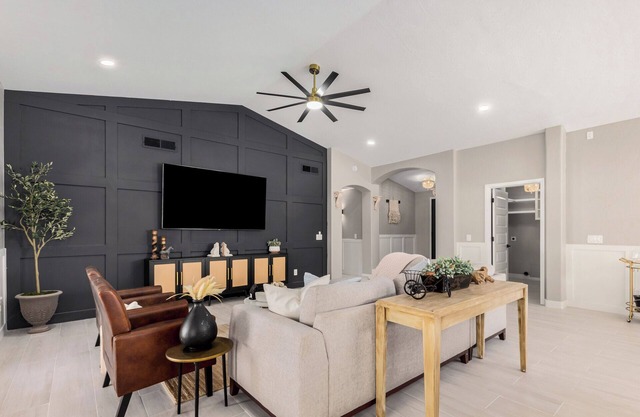 Modern Farmhouse Getaway in Alta Mesa!