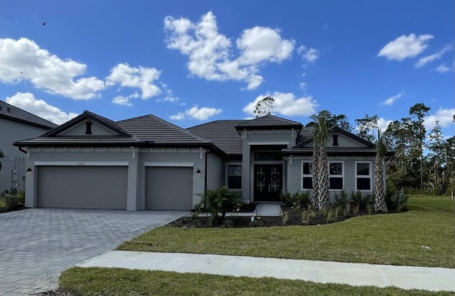 Modern Farmhouse-Inspired 3 Bed, 3 Bath Home - minutes from Ft. Myers airport