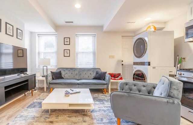 Modern Flat 15 minutes from White House